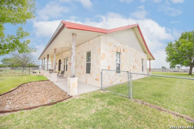 15980 County Road 582 LaCoste, TX 78039