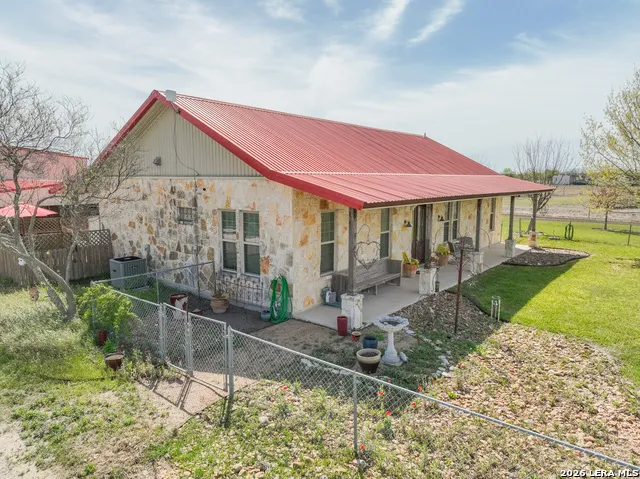 15980 County Road 582 LaCoste, TX 78039