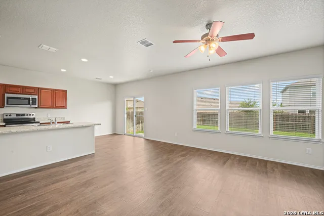 12924 Cicely St Hedwig, TX 78152