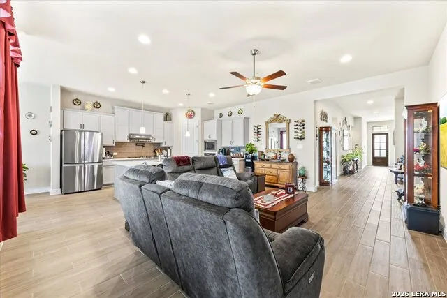 3034 Agar Bulverde, TX 78163