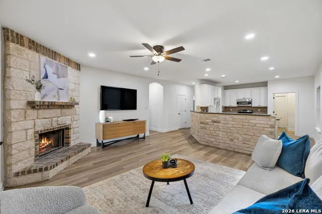 113 BRUNSWICK DR Boerne, TX 78006
