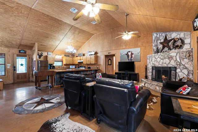 19 Wisteria Way Concan, TX 78838