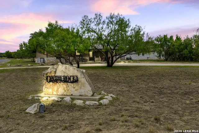19 Wisteria Way Concan, TX 78838