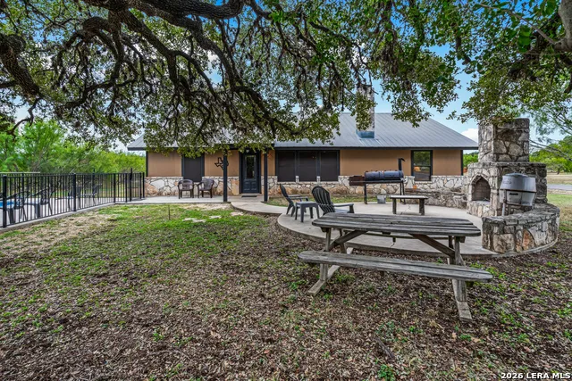 19 Wisteria Way Concan, TX 78838