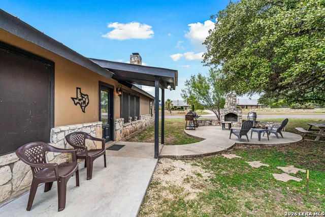 19 Wisteria Way Concan, TX 78838