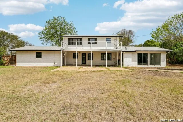 302 WEATHERCOCK LN Windcrest, TX 78239