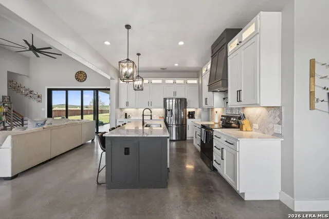 2493 County Road 4713 LaCoste, TX 78039