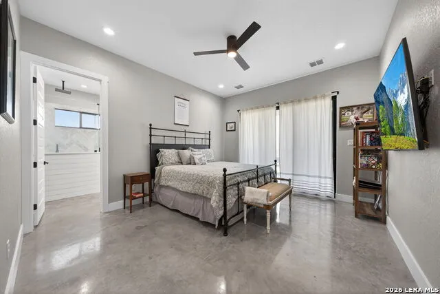2493 County Road 4713 LaCoste, TX 78039