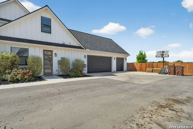 2493 County Road 4713 LaCoste, TX 78039