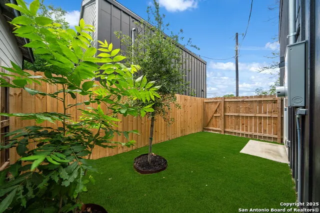 1104 S Gevers St San Antonio, TX 78203