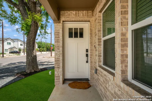 1104 S Gevers St San Antonio, TX 78203