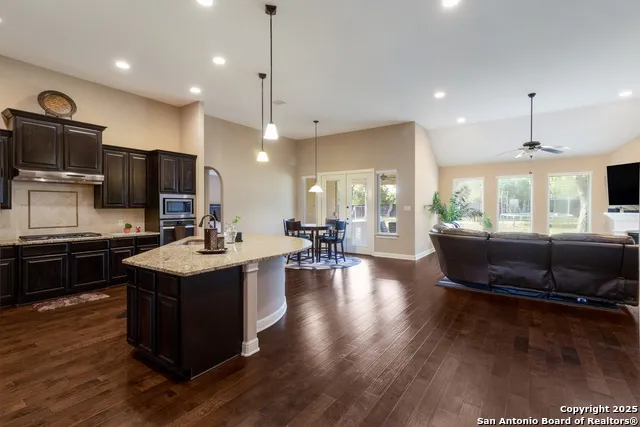 364 Stone Trail Castroville, TX 78009