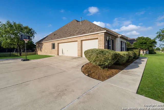 364 Stone Trail Castroville, TX 78009
