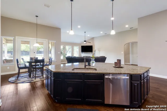 364 Stone Trail Castroville, TX 78009