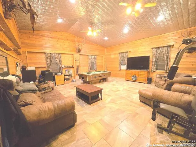 8360 James Somerset, TX 78069