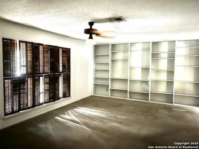 40 Encino Loma Beeville, TX 78102