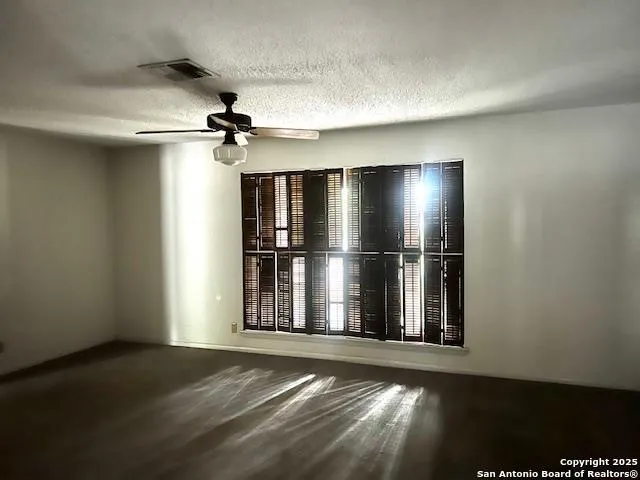 40 Encino Loma Beeville, TX 78102
