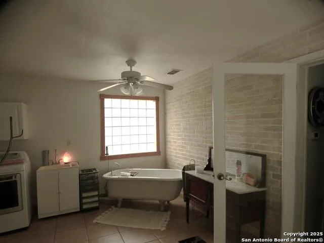 40 Encino Loma Beeville, TX 78102