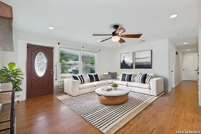 3221 JOHN CAMPBELLS TRL Austin, TX 78735