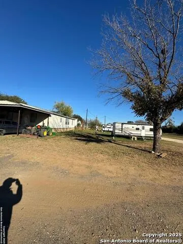 606 MAIN ST Cotulla, TX 78014