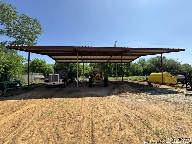 606 MAIN ST Cotulla, TX 78014