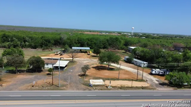 606 MAIN ST Cotulla, TX 78014