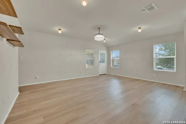 800 Bahia Seguin, TX 78155