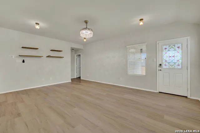 800 Bahia Seguin, TX 78155