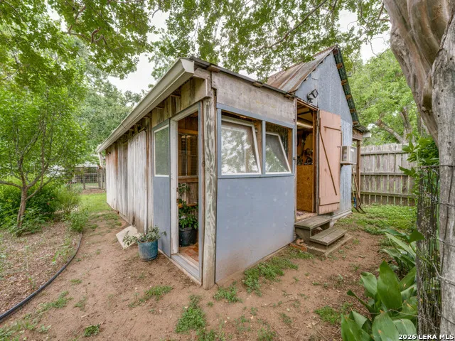 217 W Morse St. Fredericksburg, TX 78624