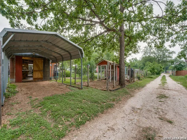217 W Morse St. Fredericksburg, TX 78624