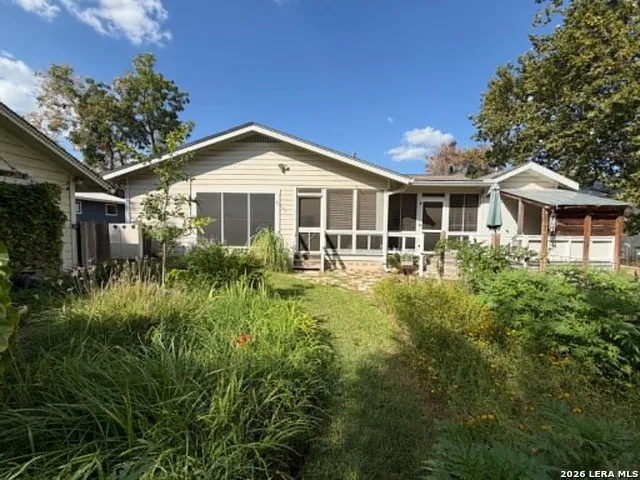 217 W Morse St. Fredericksburg, TX 78624