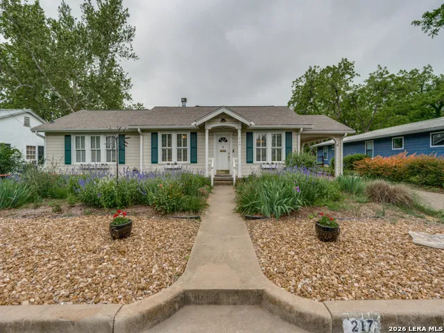 217 W Morse St. Fredericksburg, TX 78624