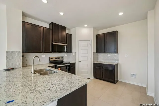 4132 BRIAR PARK Seguin, TX 78155