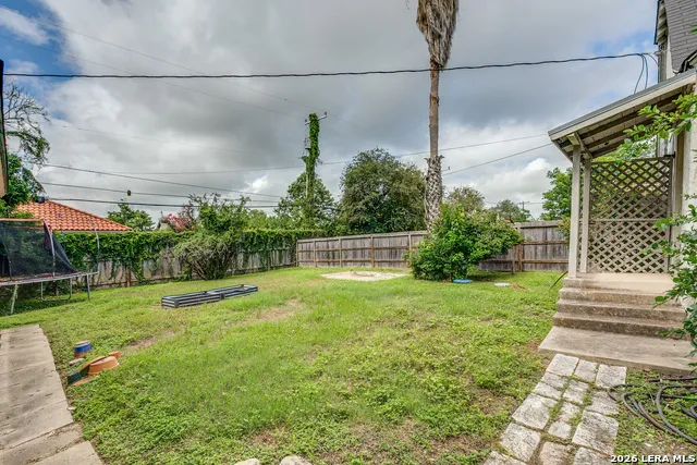 214 Terrell Rd Terrell Hills, TX 78209