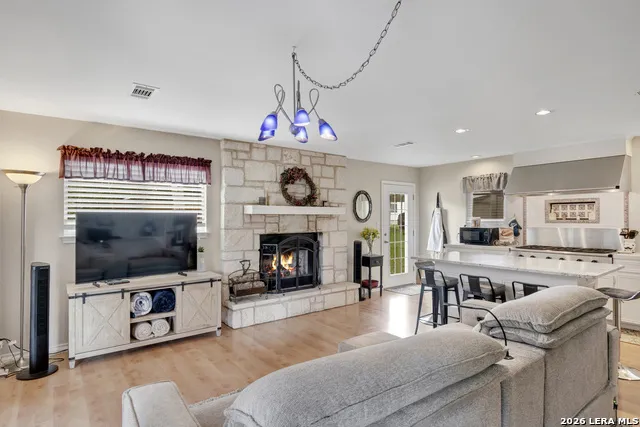 1122 HILL CIRCLE EAST DR Granite Shoals, TX 78654