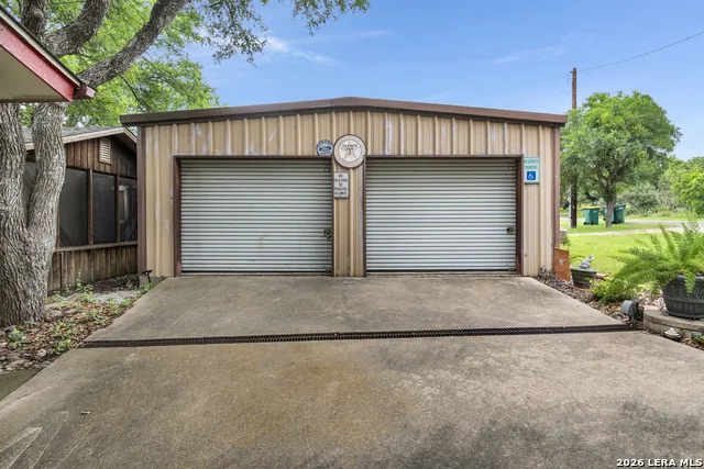 1122 HILL CIRCLE EAST DR Granite Shoals, TX 78654