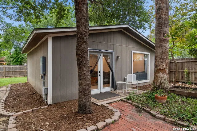 607 W KINGS HWY San Antonio, TX 78212