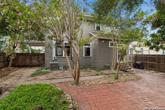 607 W KINGS HWY San Antonio, TX 78212