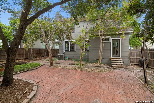 607 W KINGS HWY San Antonio, TX 78212