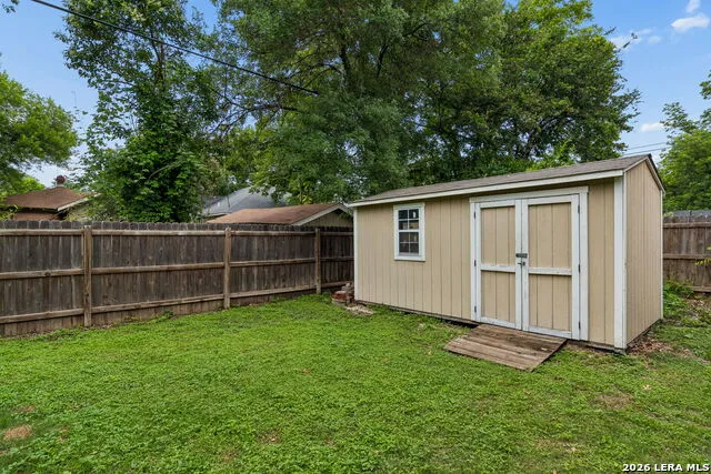 607 W KINGS HWY San Antonio, TX 78212