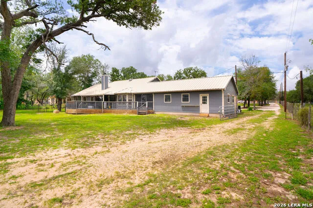 759 FALLING LEAVES DR Adkins, TX 78101