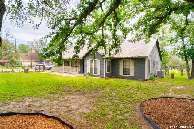 759 FALLING LEAVES DR Adkins, TX 78101
