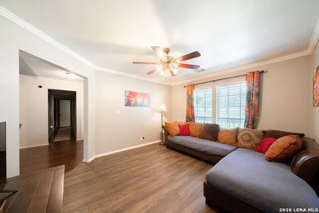 759 FALLING LEAVES DR Adkins, TX 78101