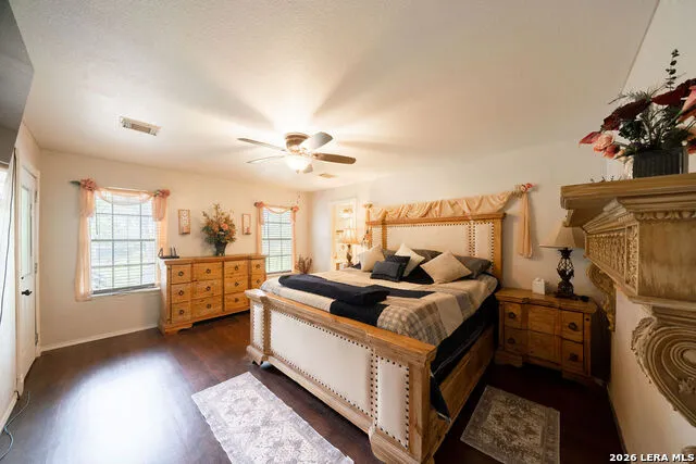 759 FALLING LEAVES DR Adkins, TX 78101