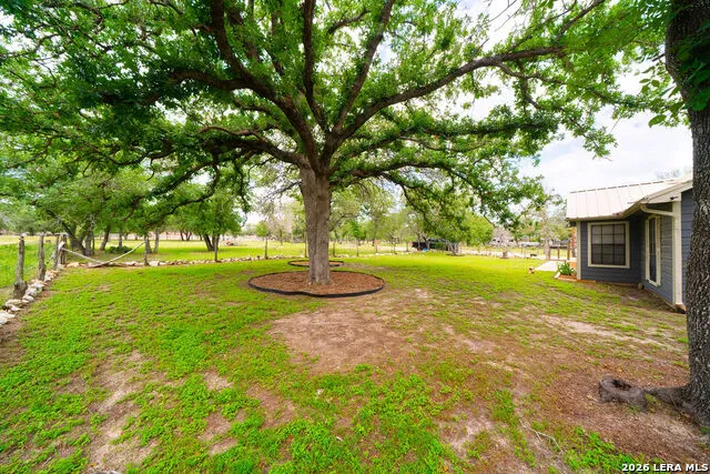 759 FALLING LEAVES DR Adkins, TX 78101