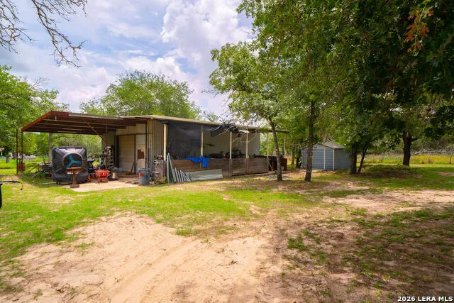 759 FALLING LEAVES DR Adkins, TX 78101