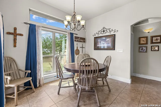 1812 Wandering Trail Pleasanton, TX 78064