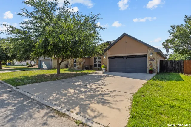 1812 Wandering Trail Pleasanton, TX 78064