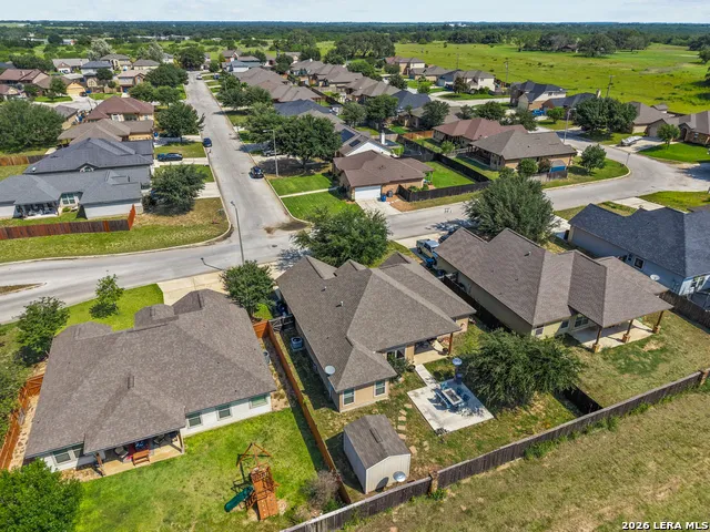 1812 Wandering Trail Pleasanton, TX 78064