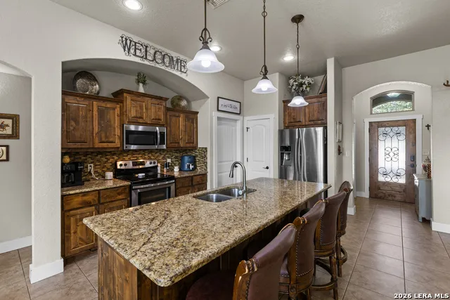 1812 Wandering Trail Pleasanton, TX 78064